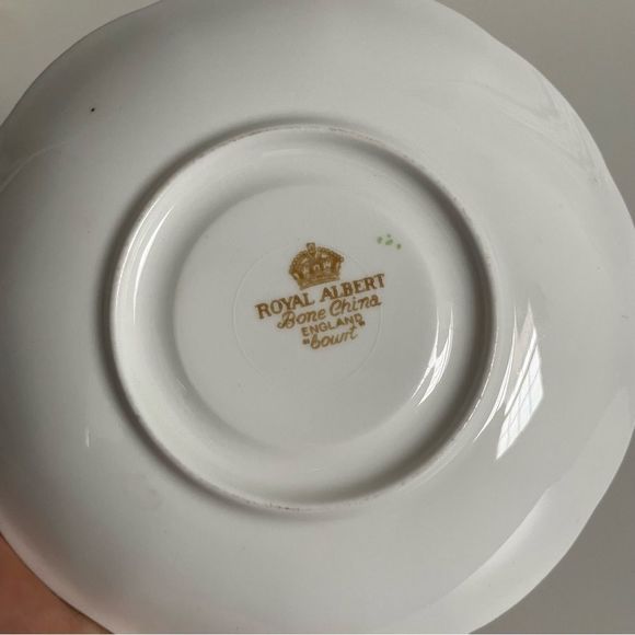 Vintage | Royal Albert 'Court' Tea Cup & Saucer - Picture 8 of 8